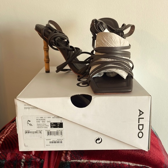 Aldo beautiful brown heels used in one day no return - Picture 2 of 8